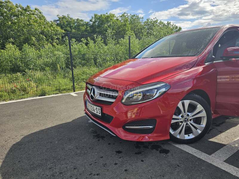 Mercedes Benz B 180 