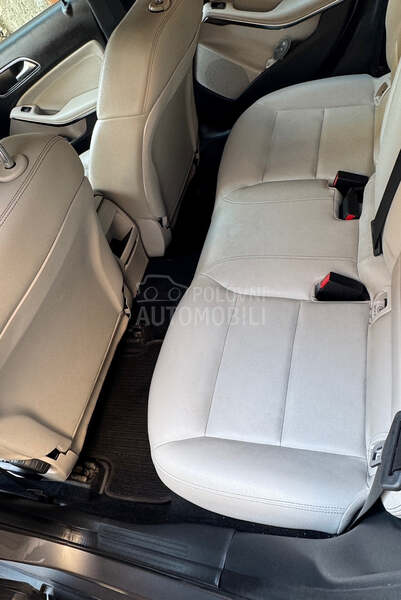 Mercedes Benz GLA 180 