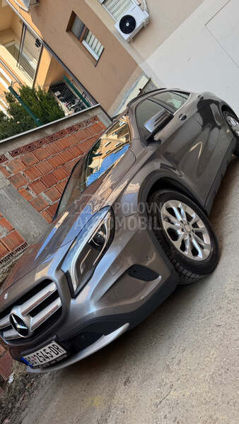 Mercedes Benz GLA 180 