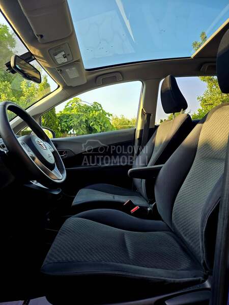 Toyota Verso-S 1.33i  N.A.V.I/PANO