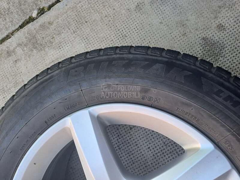 Bridgestone 215/65 R16 Zimska
