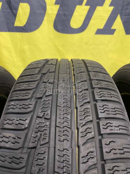 Nokian 235/55 R17 Zimska