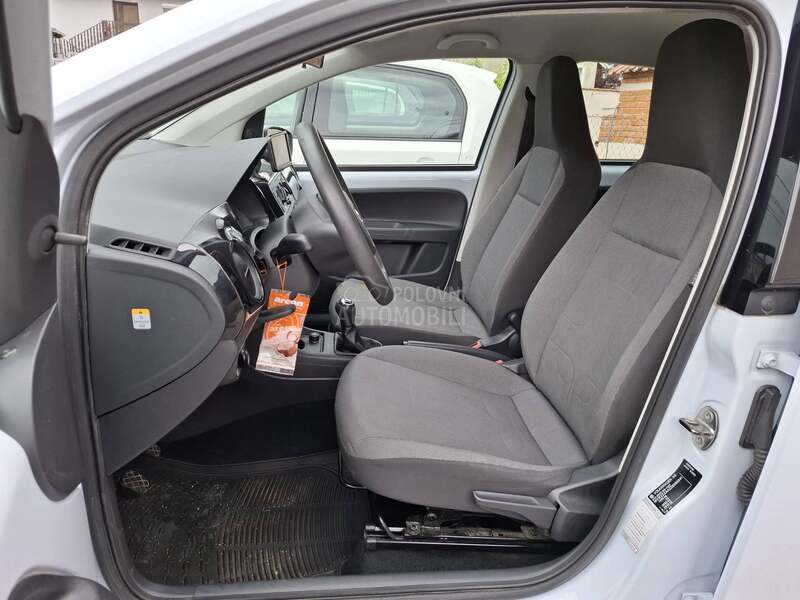 Volkswagen up! 1.0b clima nav 5vr