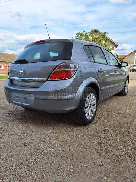 Opel Astra H 1.9 CDTI
