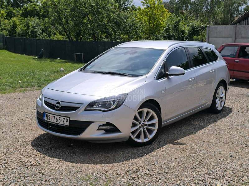 Opel Astra J OPC-LINE linija auta