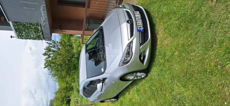 Opel Astra J OPC-LINE linija auta