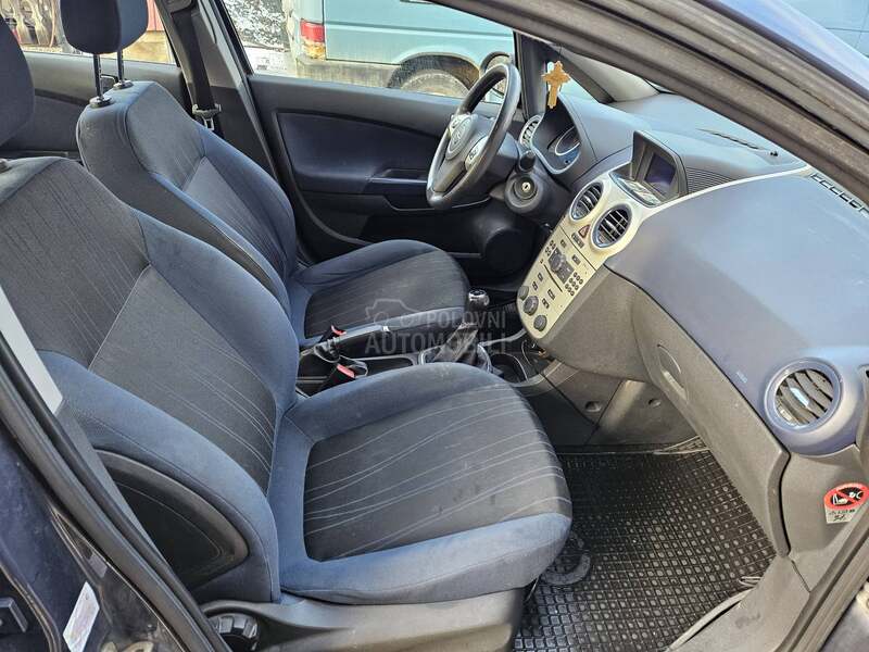Opel Corsa D 1.4 ENJOY Svajcarska