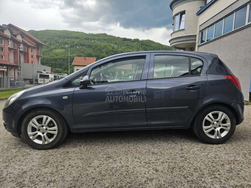 Opel Corsa D 1.4 ENJOY Svajcarska