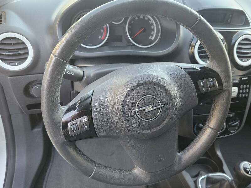 Opel Corsa D LlMITED EDITION