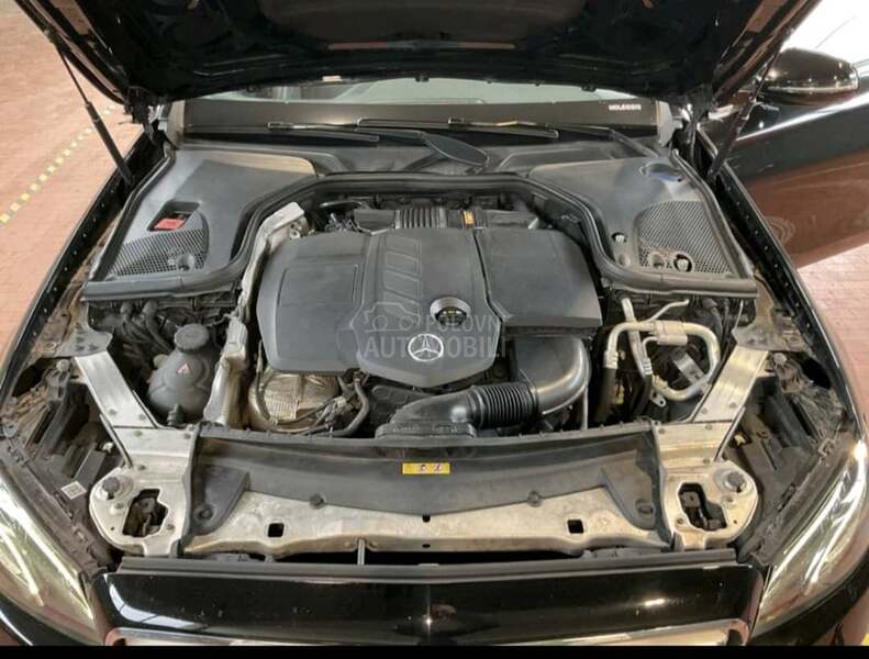 Mercedes Benz E 200 AVANGARD