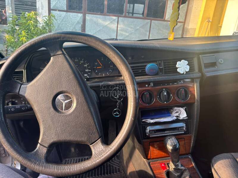 Mercedes Benz 190 