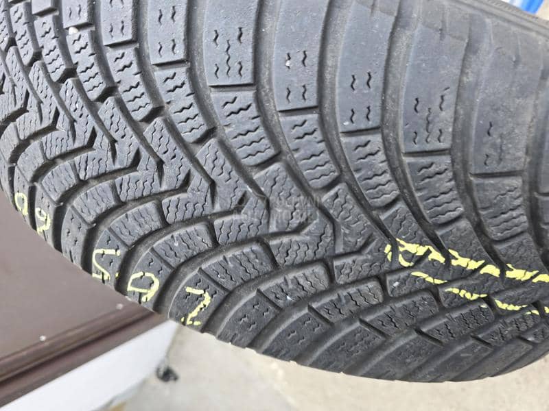 Falken 205/60 R16 Zimska