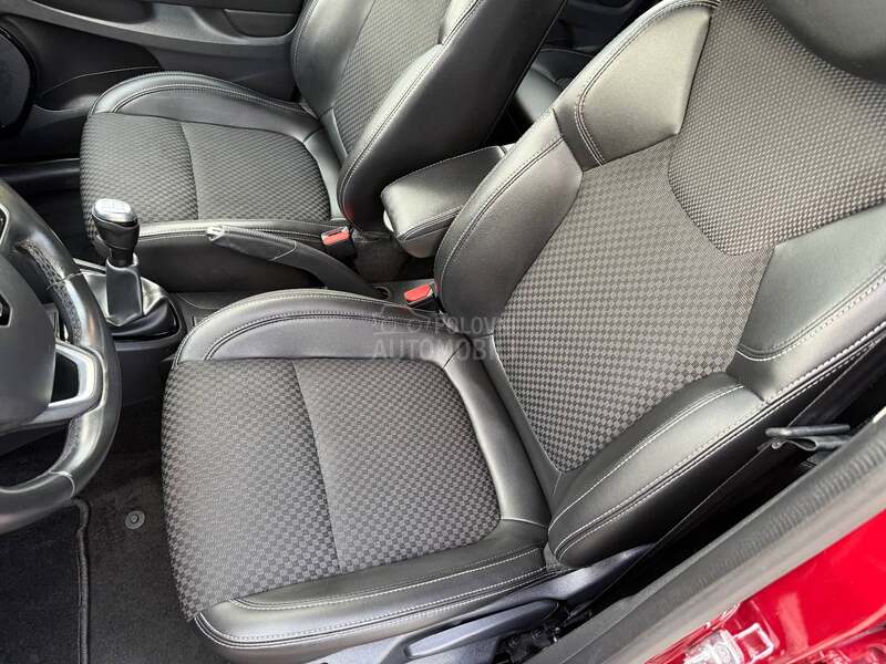 Renault Clio 0.9 tce LIMITED NOV