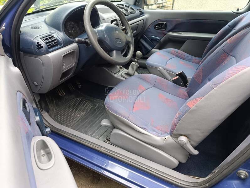 Renault Clio 1.2 8v