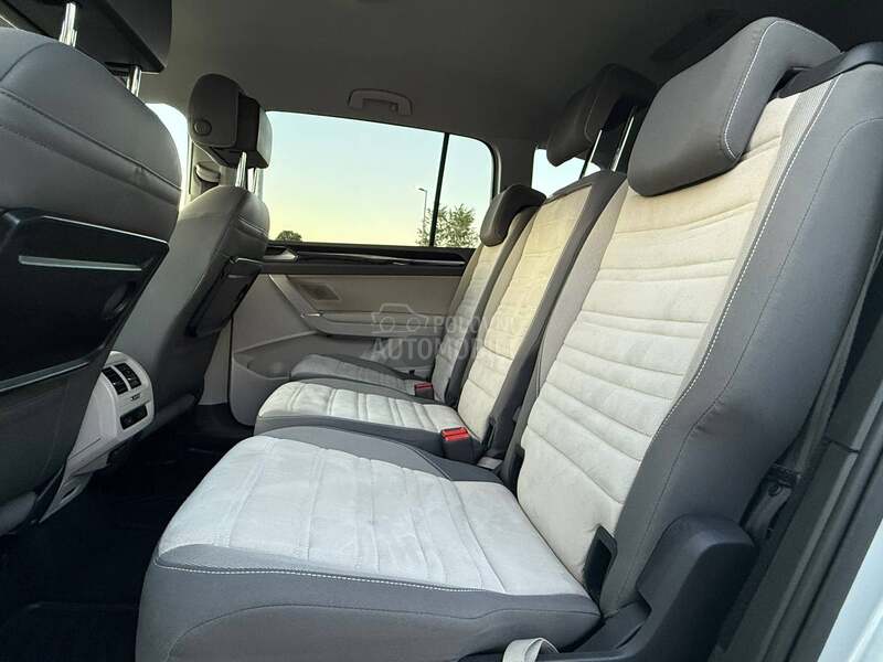 Volkswagen Touran 190hp/DSG/7sed