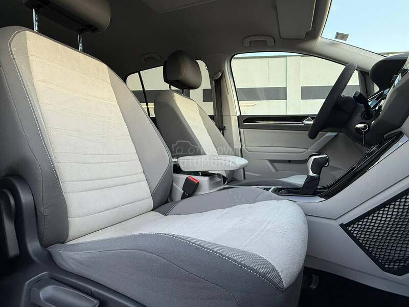 Volkswagen Touran 190hp/DSG/7sed