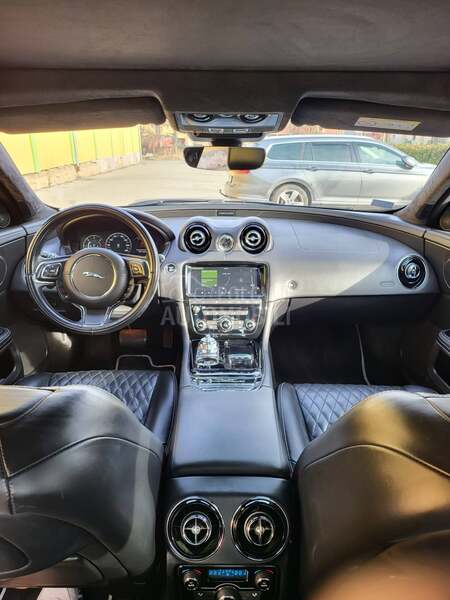 Jaguar XJ 3.0