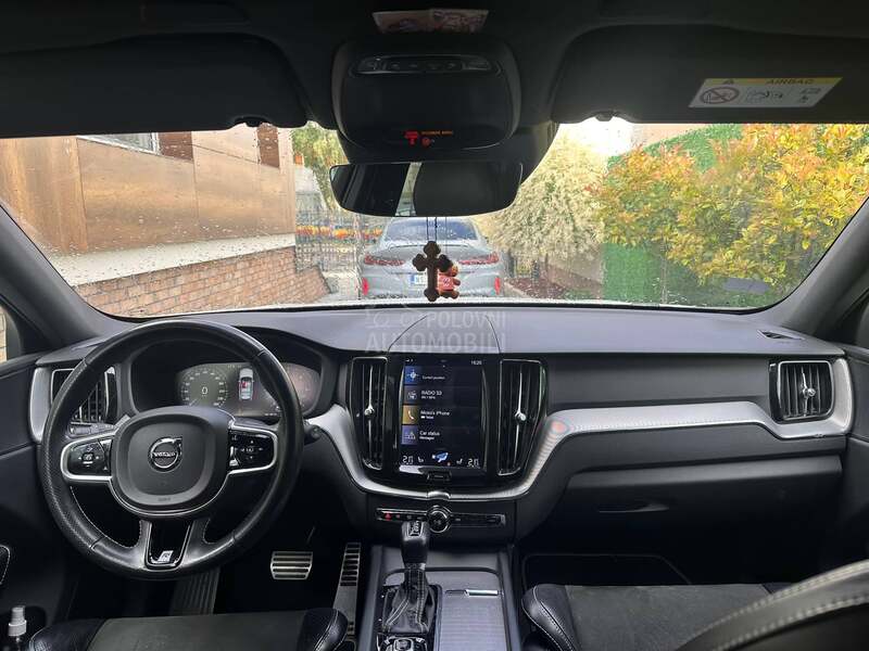 Volvo XC60 4WD R-Design