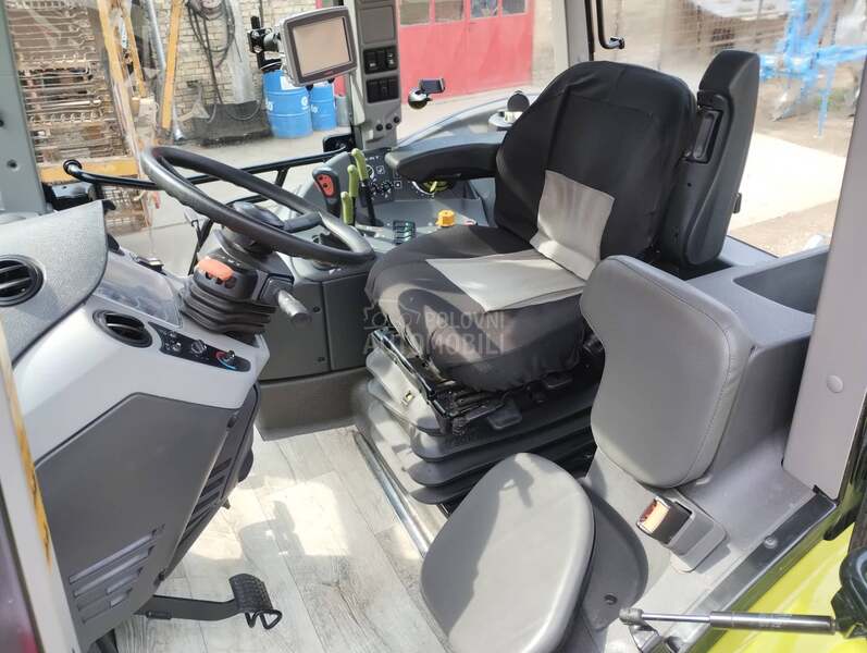 Claas ARION 630 C
