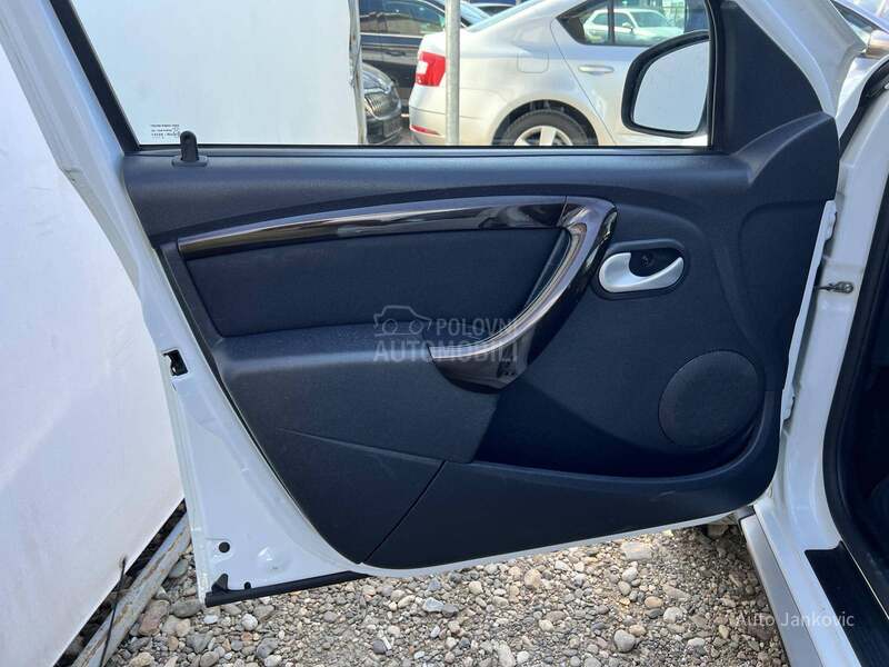 Dacia Duster 1.6 P LI  N   4 X 4