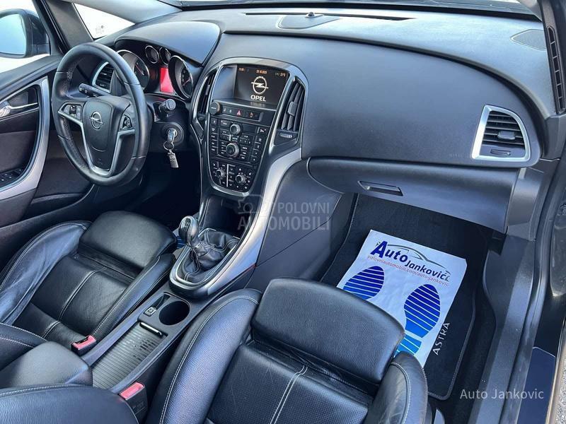 Opel Astra J TOTALNI FUL