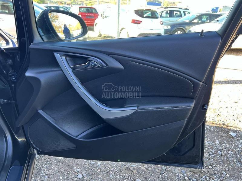 Opel Astra J TOTALNI FUL