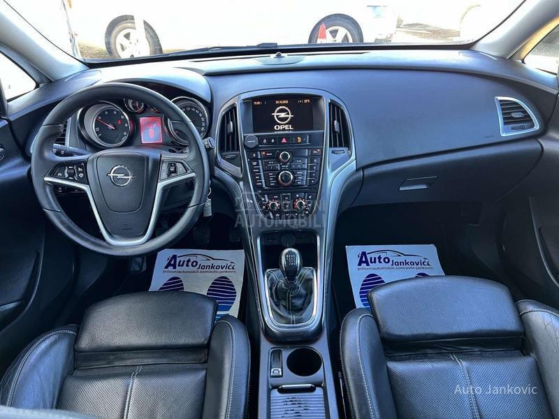 Opel Astra J TOTALNI FUL