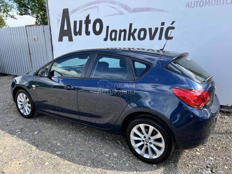 Opel Astra J 165 000 K M