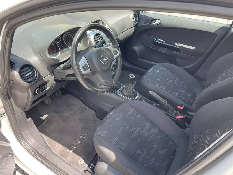 Opel Corsa D 1.2 2011 restajling