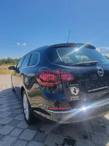 Opel Astra J 