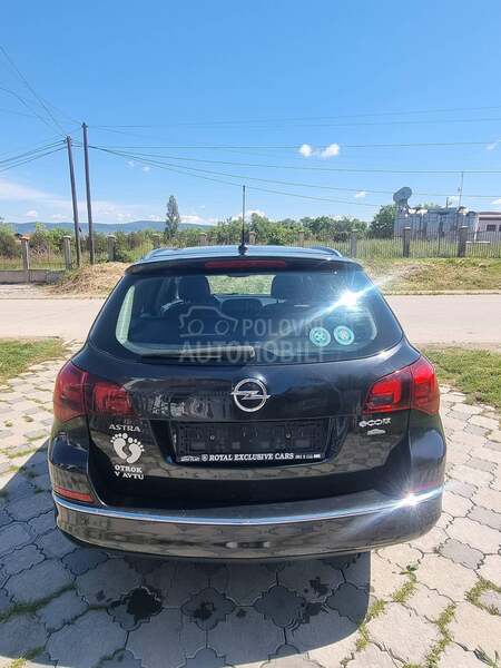Opel Astra J 