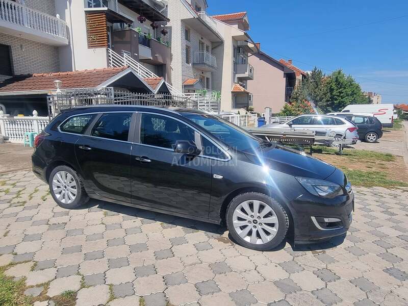Opel Astra J 