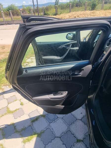Opel Astra J 