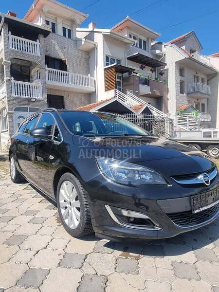 Opel Astra J 
