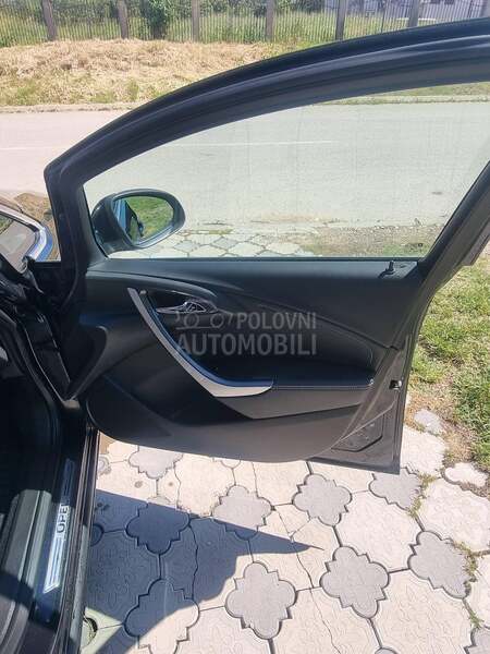 Opel Astra J 