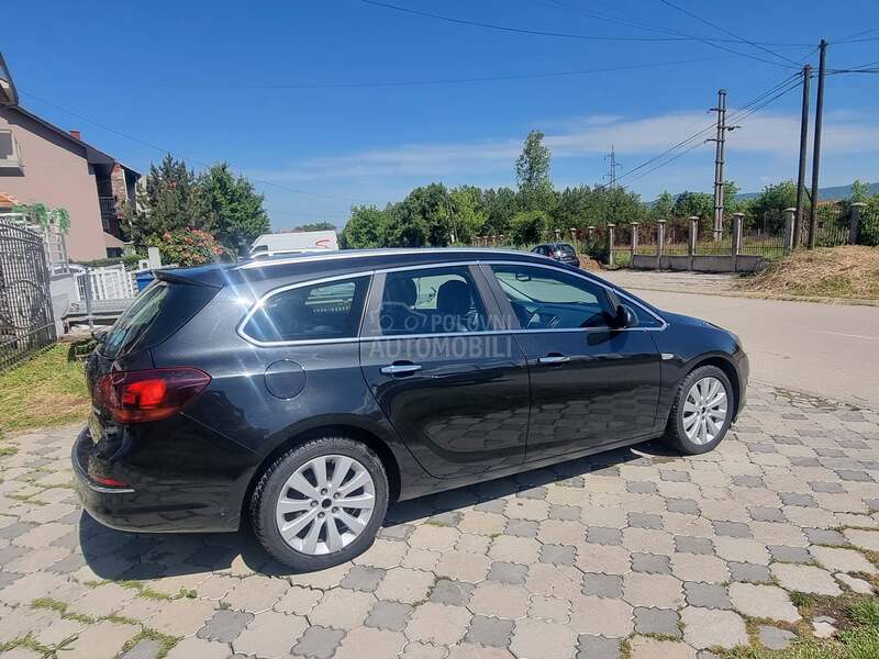 Opel Astra J 