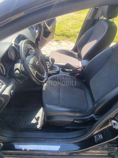 Opel Astra J 