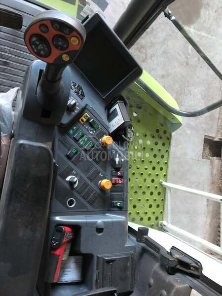 Claas lexion 530