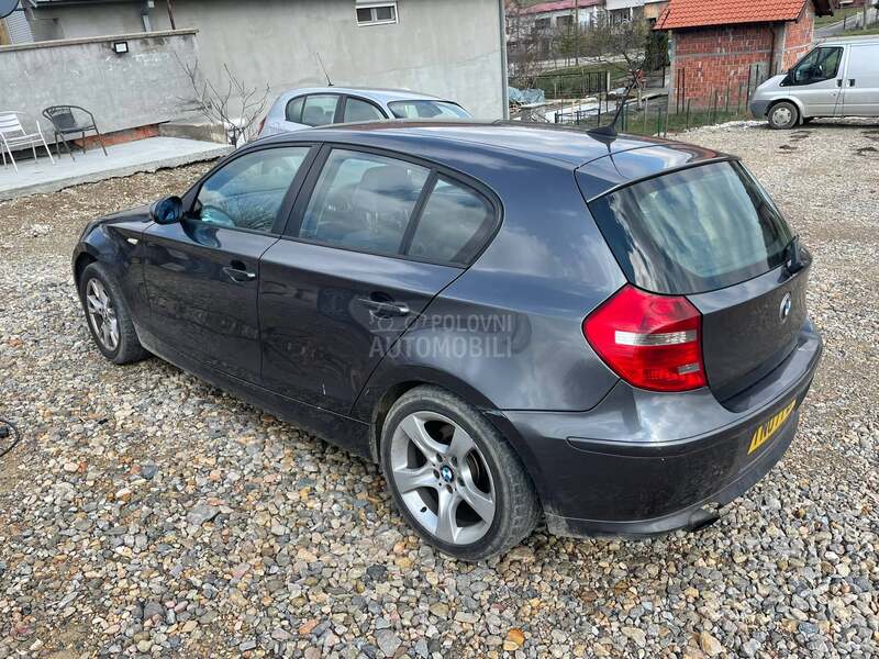 BMW Serija 1 e87 -  kompletan auto u delovima