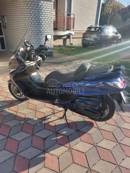 Yamaha Majesty