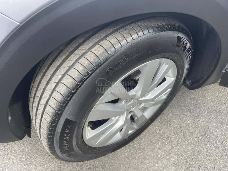 Peugeot 3008 1.2 B Autom