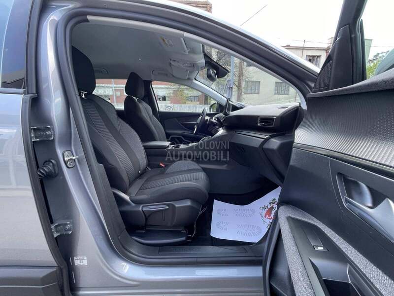 Peugeot 3008 1.2 B Autom