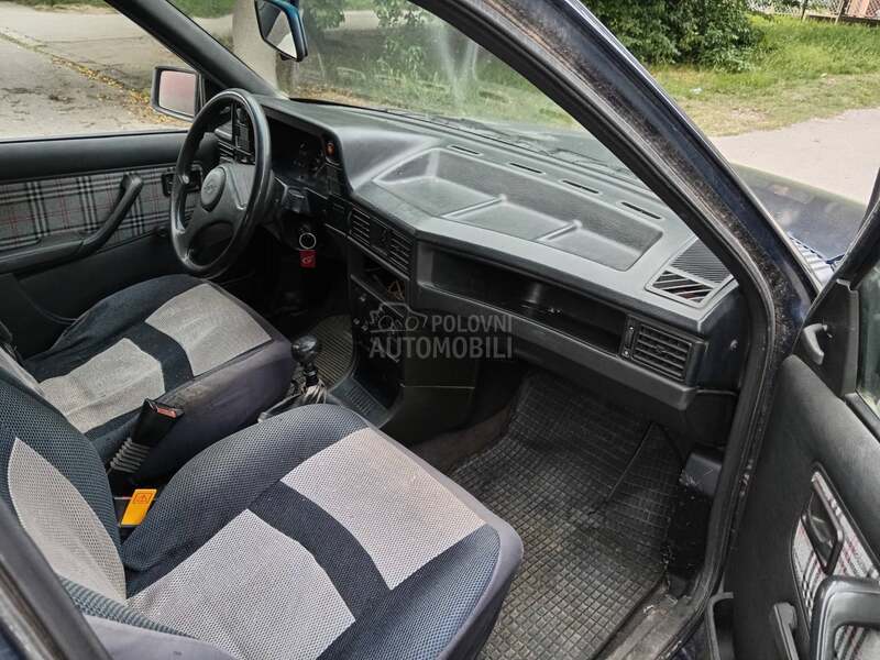 Opel Kadett 1.6