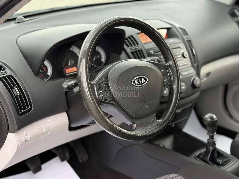 Kia cee`d 1.6 CRDI ŠVAJCARSKA
