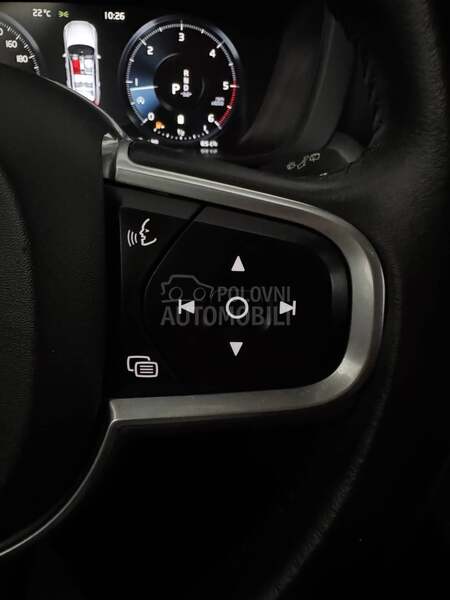 Volvo XC60 B4 AWD MOMENTUM