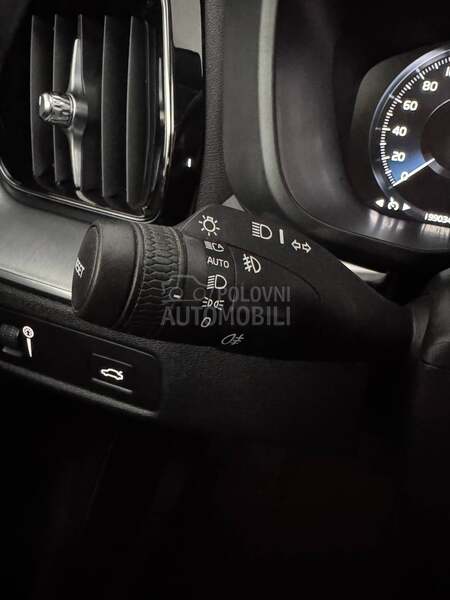 Volvo XC60 B4 AWD MOMENTUM