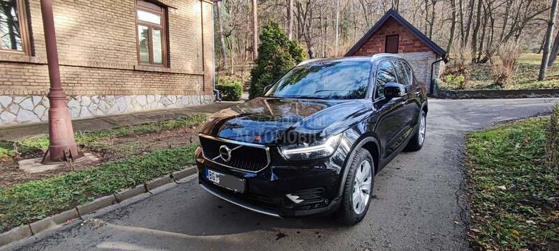 Volvo XC40 Momentum pro