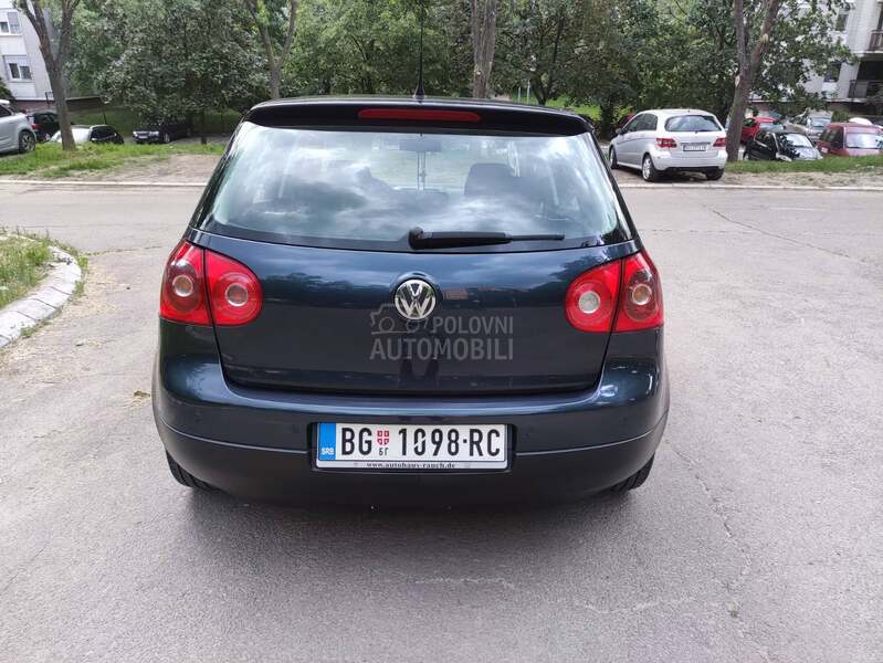 Volkswagen Golf 5 2.0 TDI 2 seta guma