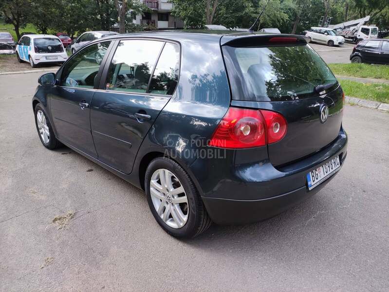 Volkswagen Golf 5 2.0 TDI 2 seta guma