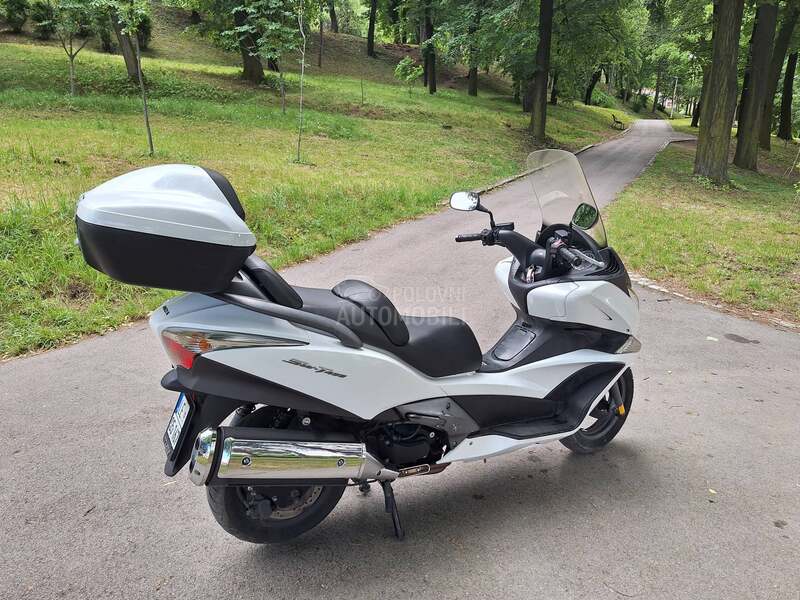 Honda Silver wing FJS 400